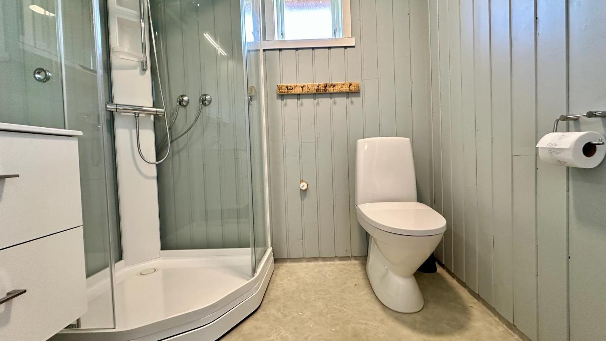 Eagle Bay - Waterfront Rorbu B Chalet Sorvagen