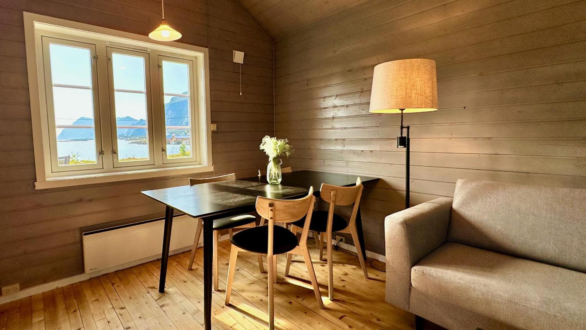 Chalet Eagle Bay - Waterfront Rorbu B *